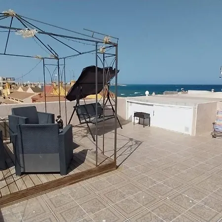 Beachfront - Mar Azul Apartment
